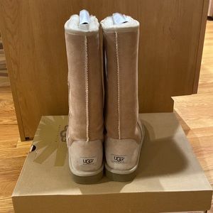 UGG Boot Classic Tall in Sand - never been worn!